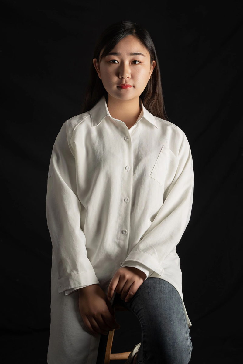 李莎.jpg 李莎.jpg